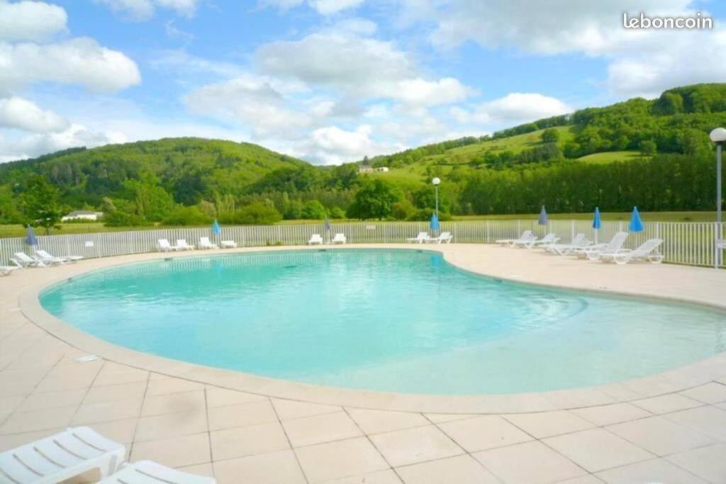 T3 La Savane Saint Geniez D'Olt 2 Piscines Chauffees Dans Une Charmante Residence De Vacances Kültér fotó